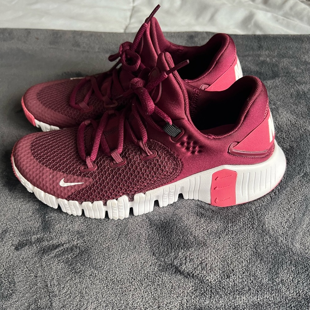 Womens Nike Metcon. EUC!